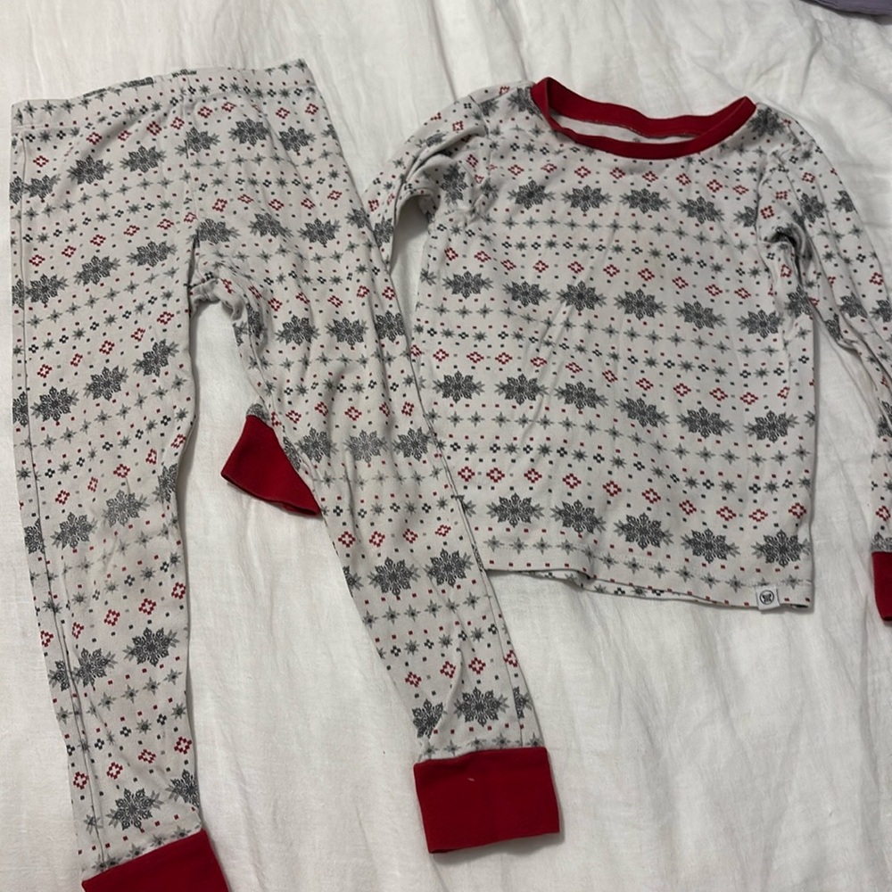 Honest co snowflake pajamas